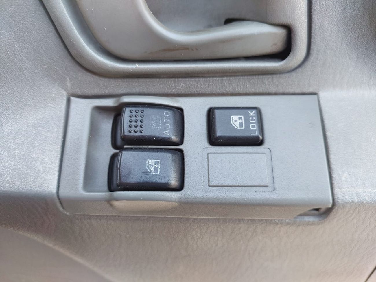 ميتسوبيشي فوسو كانتير MITSUBISHI CANTER TRUCK RHD 1995 MODEL 4.2 L DIESEL MANUAL(PM20009)