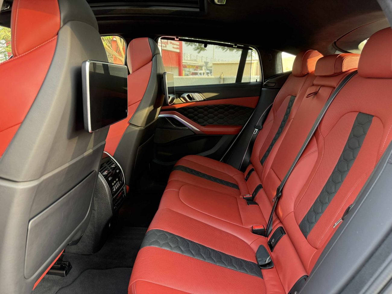 BMW X6 xDrive40i Luxury M Sport Package 3.0L GCC SPEC UNDER WARRANTY AND SERVICE CONTRACT