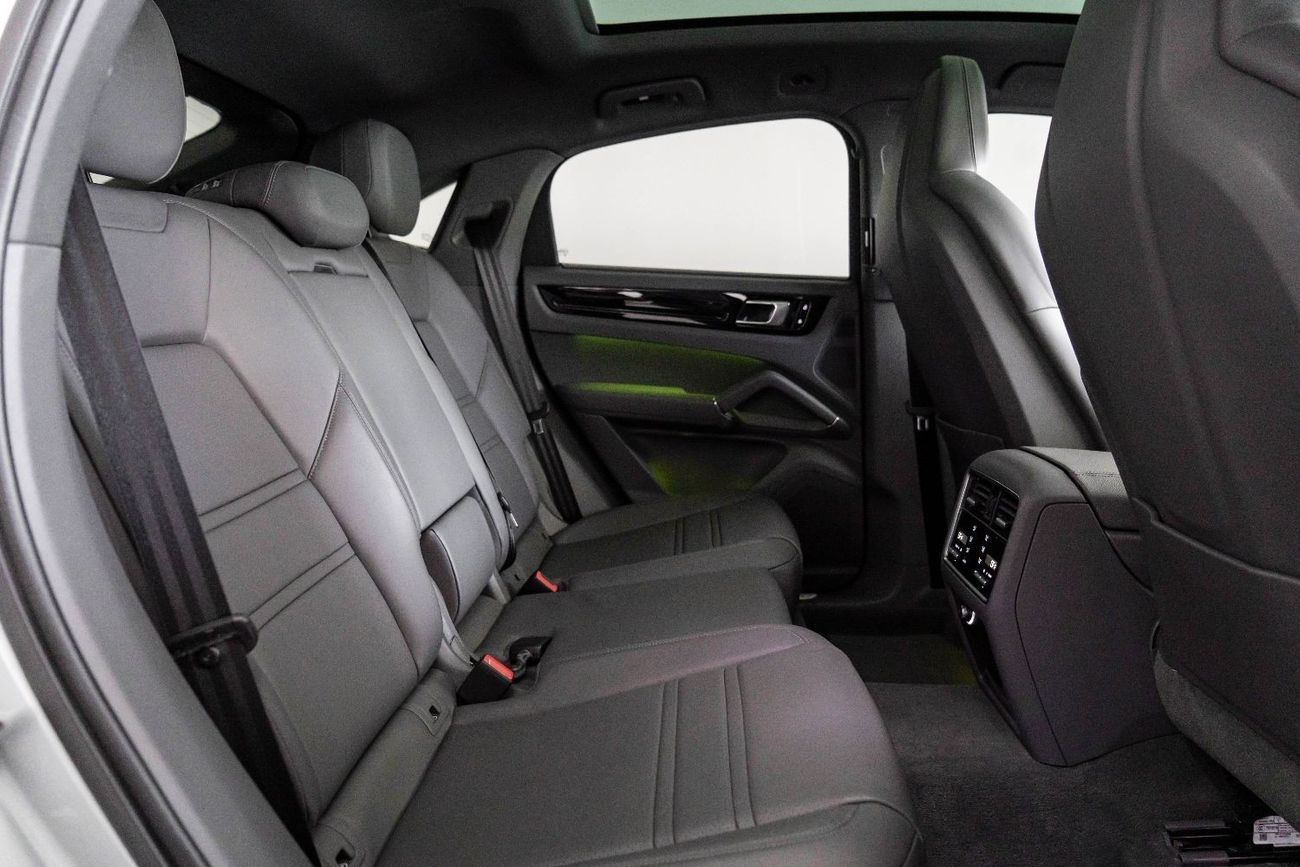 Porsche Cayenne 2021 Porsche Cayenne Coupe / Porsche Warranty & Porsche Service Contract