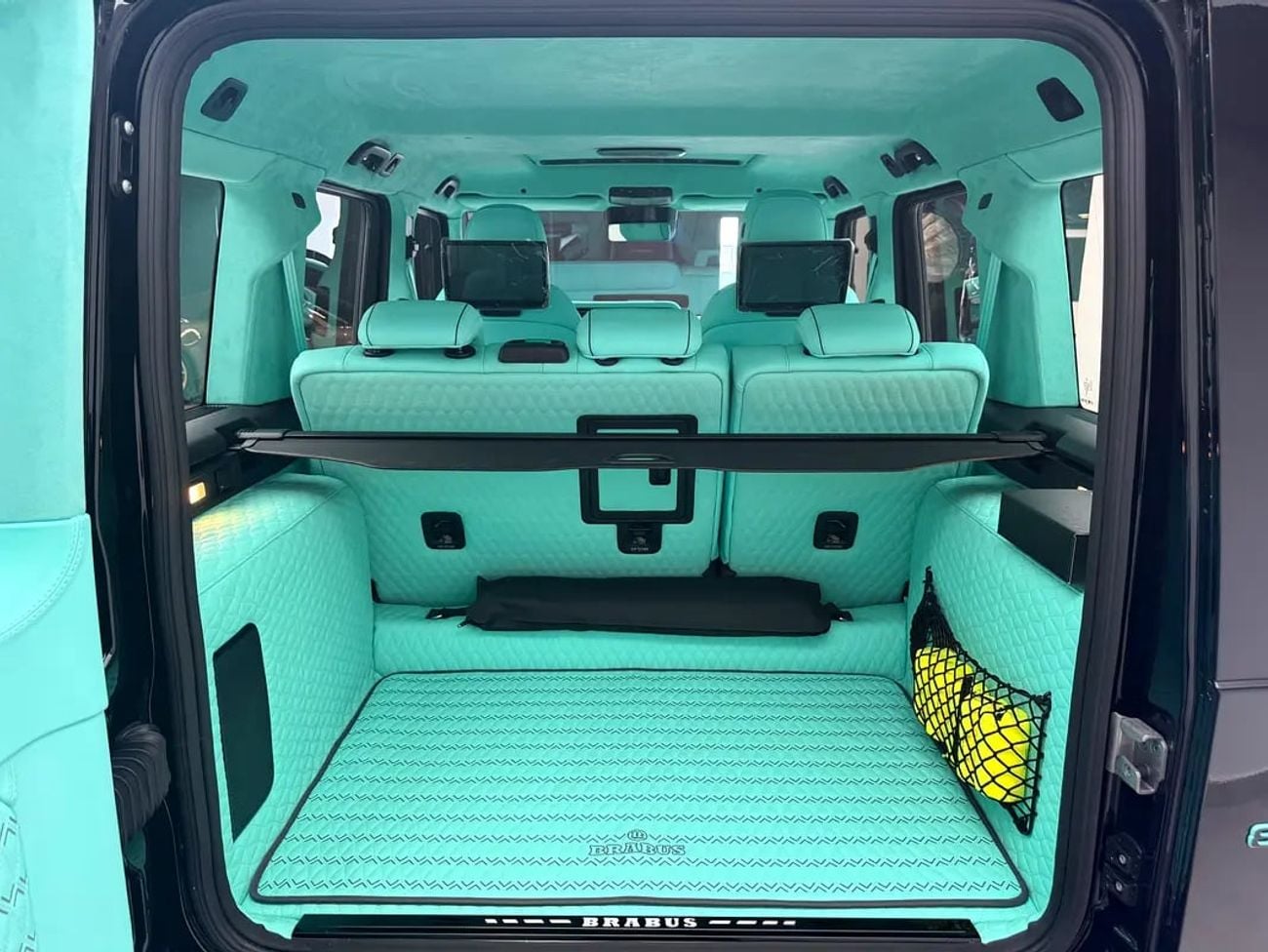 Mercedes-Benz G 63 AMG 2026 Mercedes-Benz G 63 AMG (Brabus Kit) – Tiffany Blue
