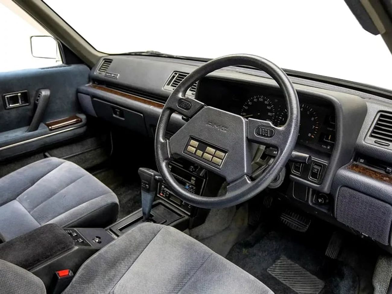 Mitsubishi Debonair Royal AMG( 1 of 313 made worldwide)