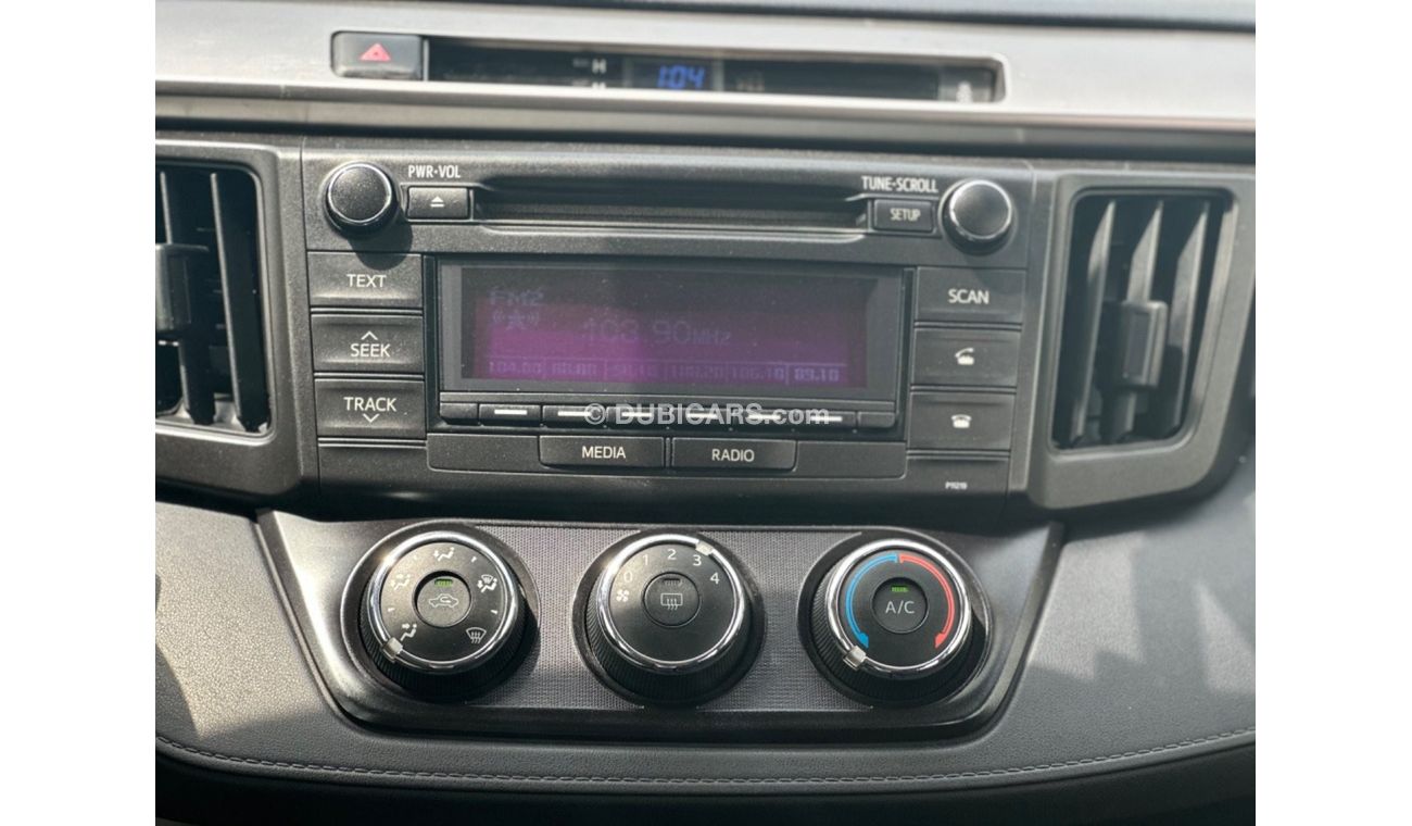 Toyota RAV4 EX MODEL 2016 GCC CAR PREFECT CONDITION INSIDE AND OUTSIDE LOW MILEAGE original paint