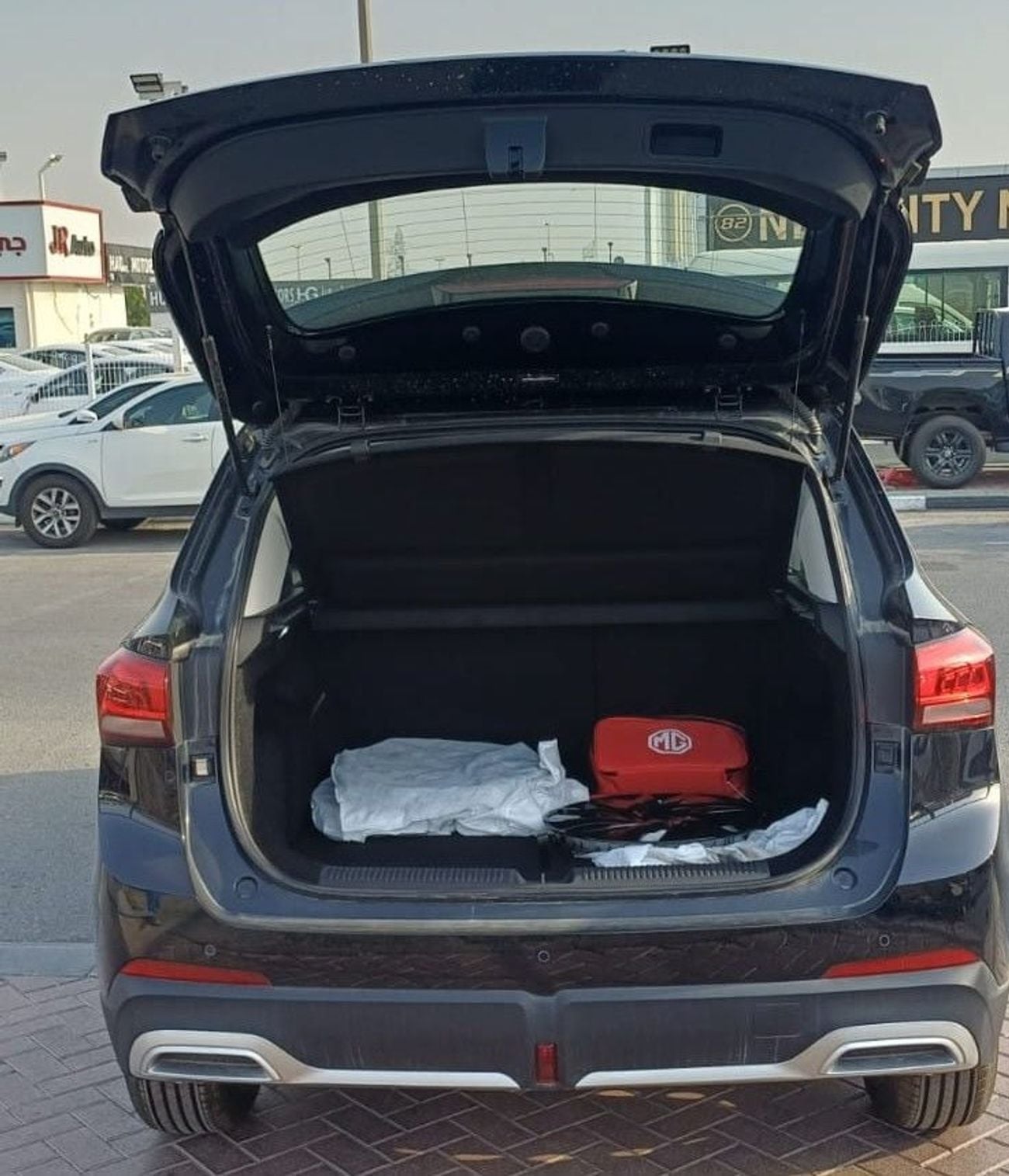 MG ZS STD MG ZS COLOR BLACK MODEL 2025