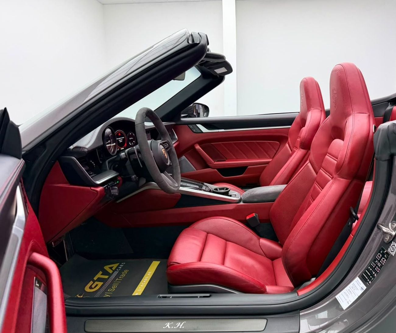 بورش 911 2021 Porsche 911 Turbo S Cabriolet, Warranty, Full Porsche Service History, Excellent Condition, GCC