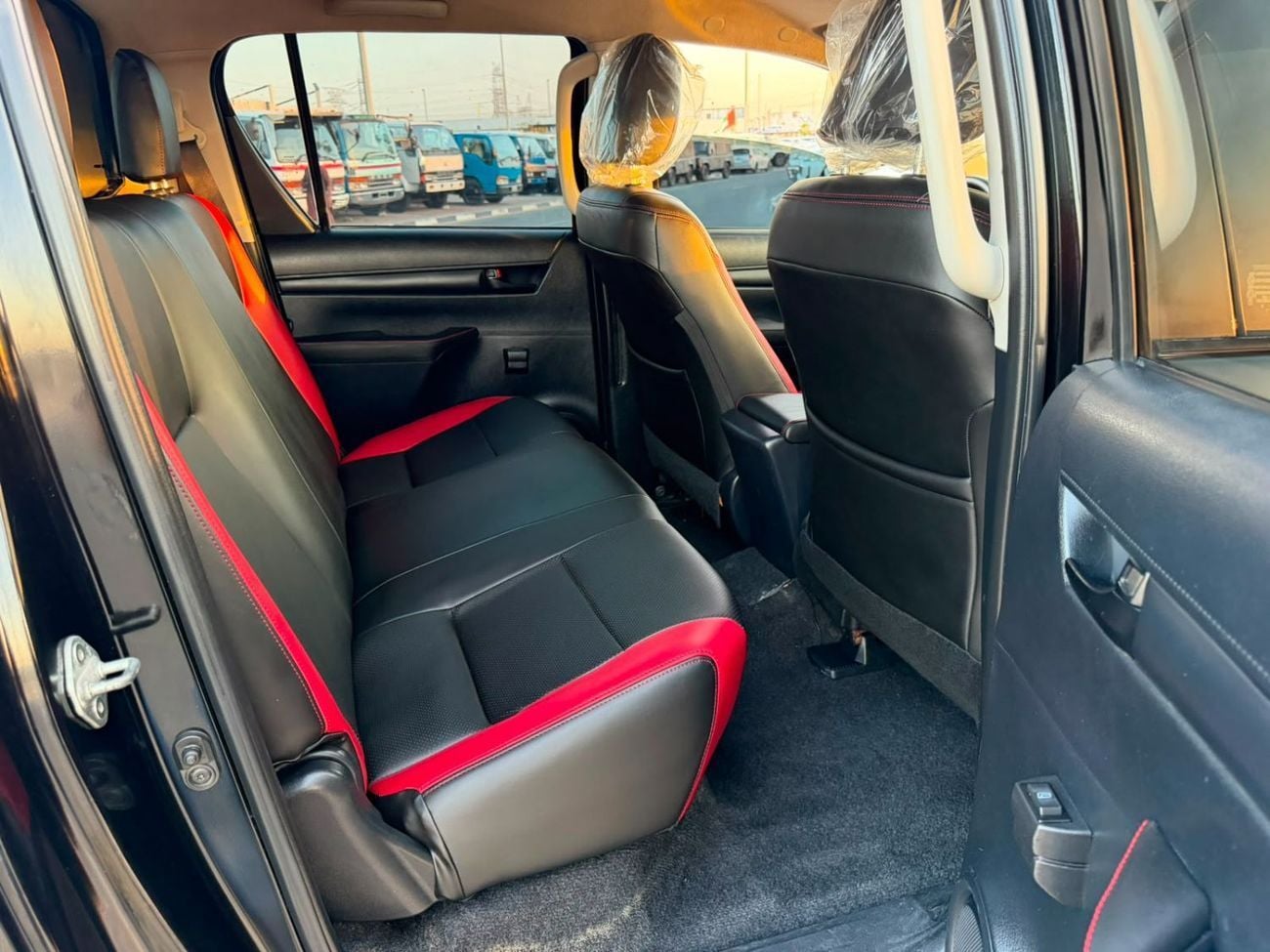 Toyota Hilux ADVENTURE 2021 Toyota Hilux Advanture Modified - 2.7L V4 - AWD 4x4- Rear Camera - Sidestep - Push