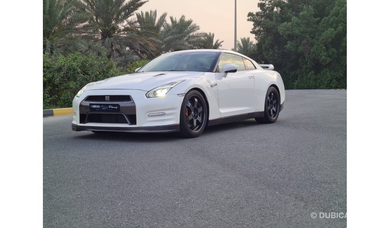 نيسان GT-R نيسان GTR فل خليجي 2016 بحالة جيدة