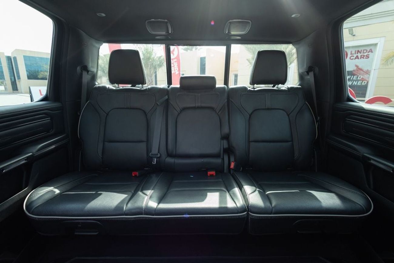 RAM 1500 Limited Crew Cab 5.7L