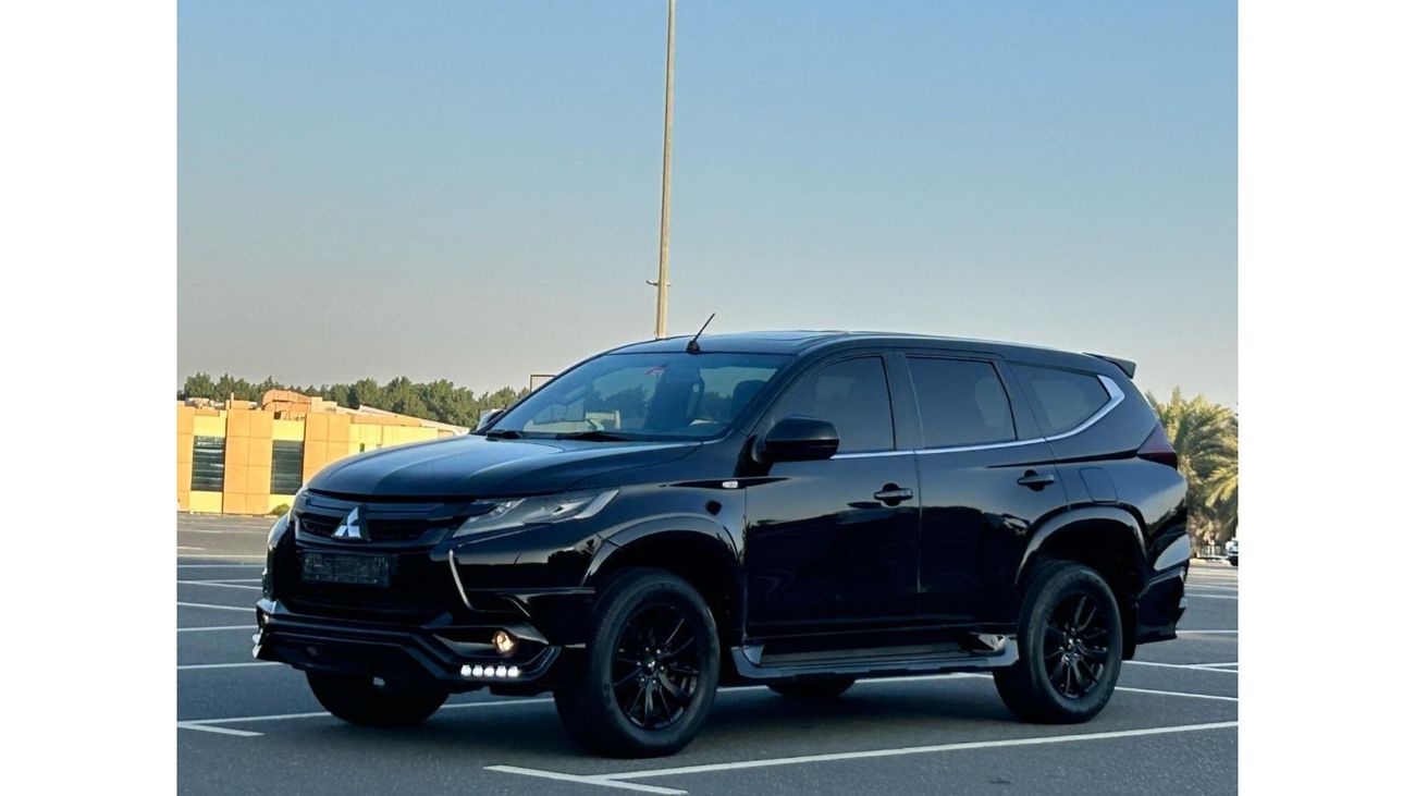 Mitsubishi Montero GLS Premium Montero Sport signature edition 2019 GCC 2Keys // Low mileage // Full option // perfect