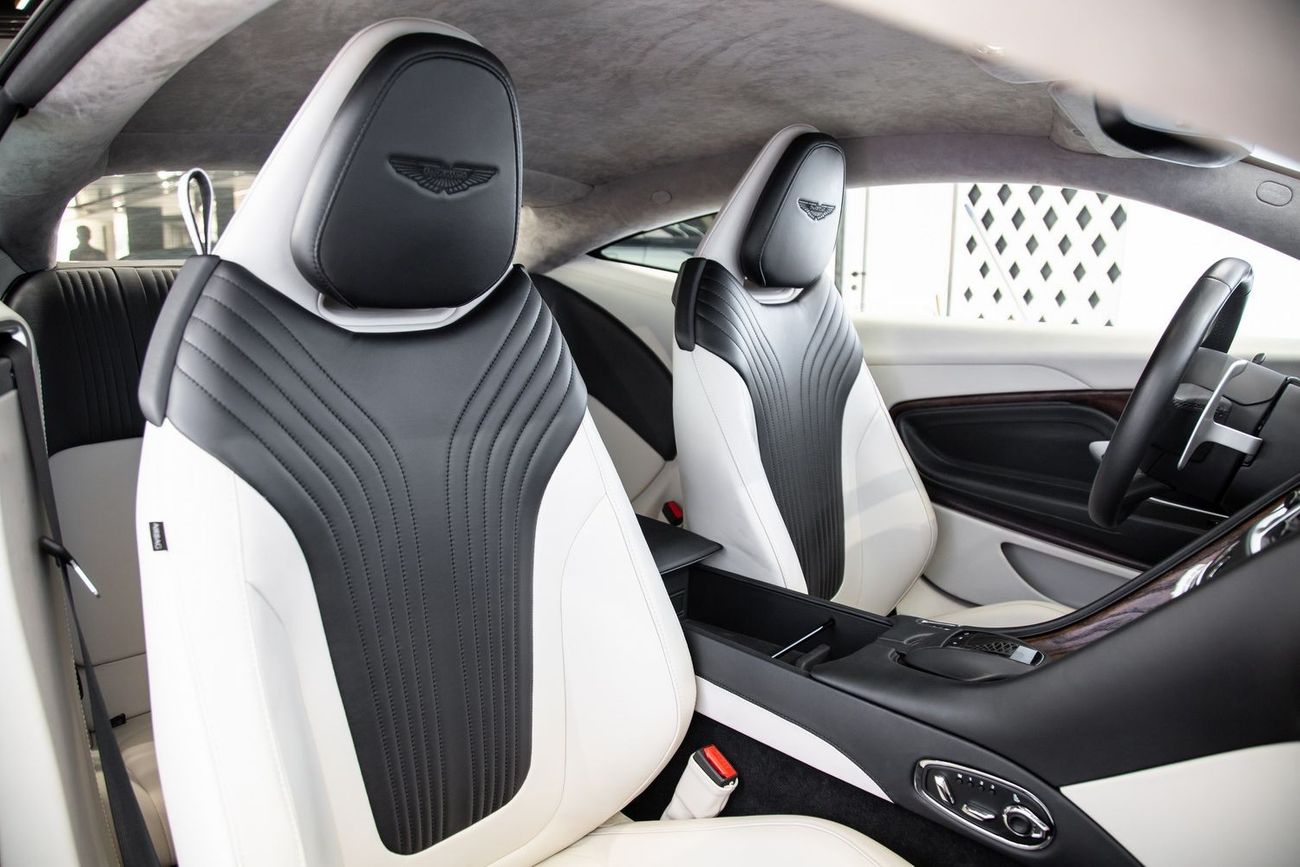 Aston Martin DB11 Std Aston Martin DB11 V12