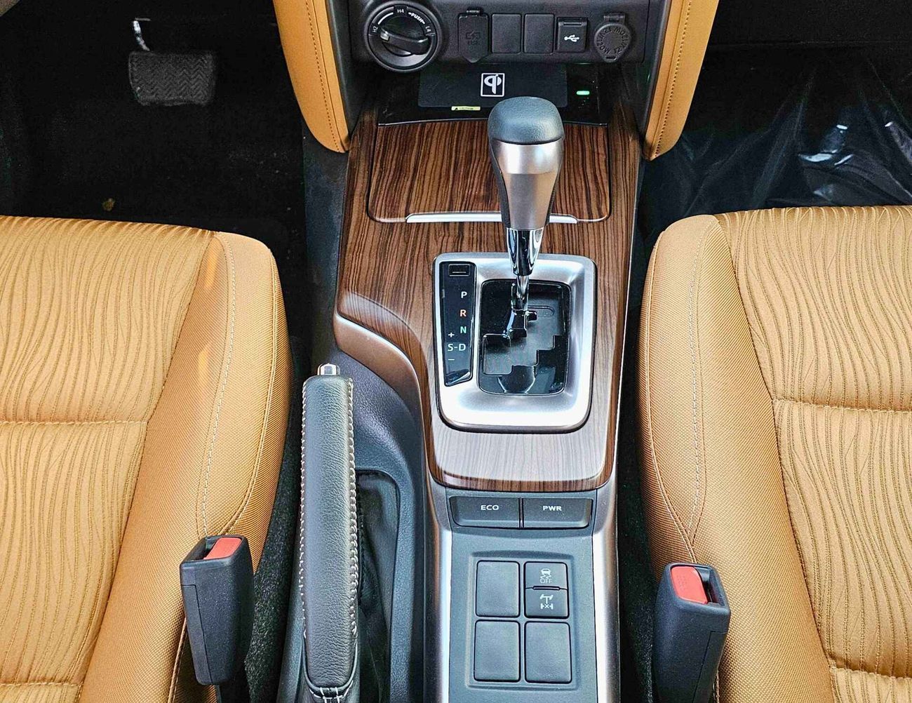 Toyota Fortuner FULL OPTION | 2.7L V4 PETROL | PUSH START | DVD CAMERA | AUTO A/C (CODE # FPF2)