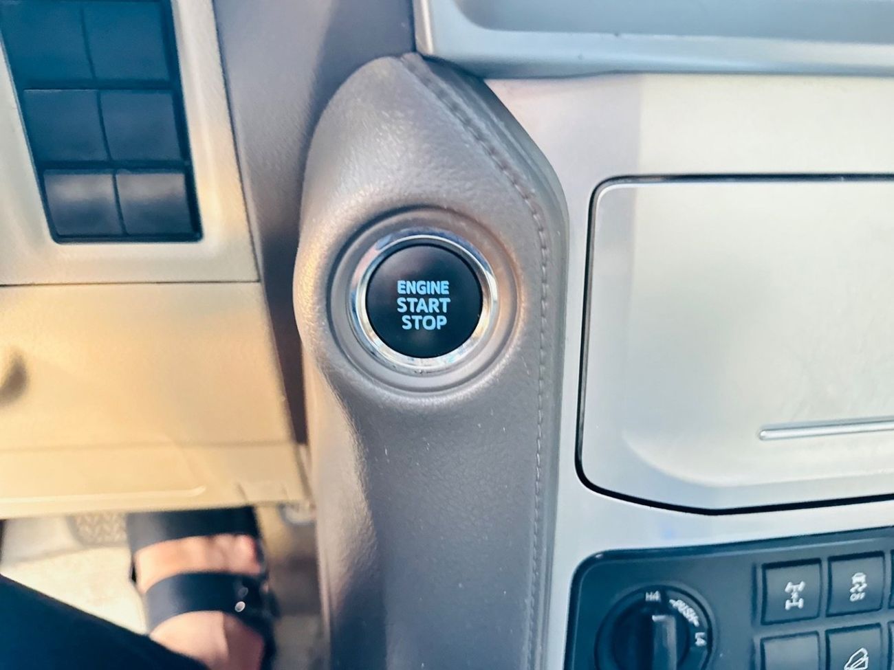 تويوتا برادو Toyota Prado  VXR LHD Full Option V6 Petrol