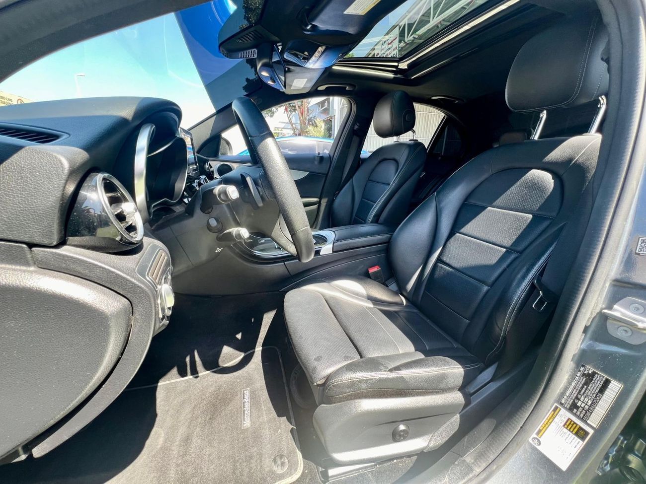 Mercedes-Benz C 300 AMG Pack 2.0L warranty one year bank financie available