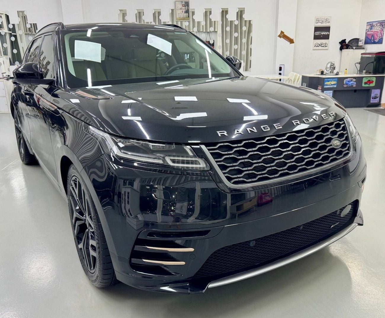 Land Rover Range Rover Velar R-DYNAMIC S