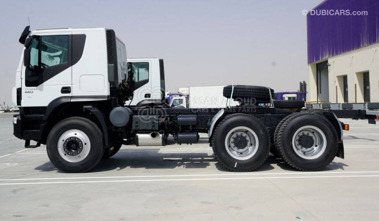 Iveco Trakker IVECO, GCW 130 Ton HP 440, Sleeper Cabin w/ Hub Reduction MY21 Tractor Head Tractor Head Diesel