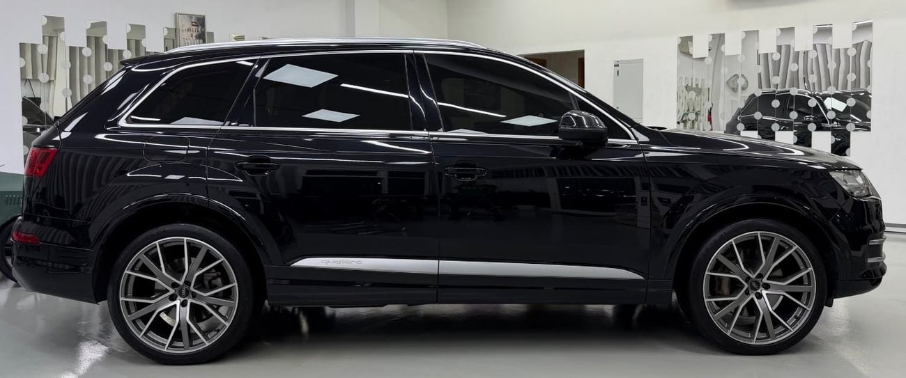 أودي Q7 55 TFSI GCC .. FSH .. S line .. Perfect Condition .. Top Range