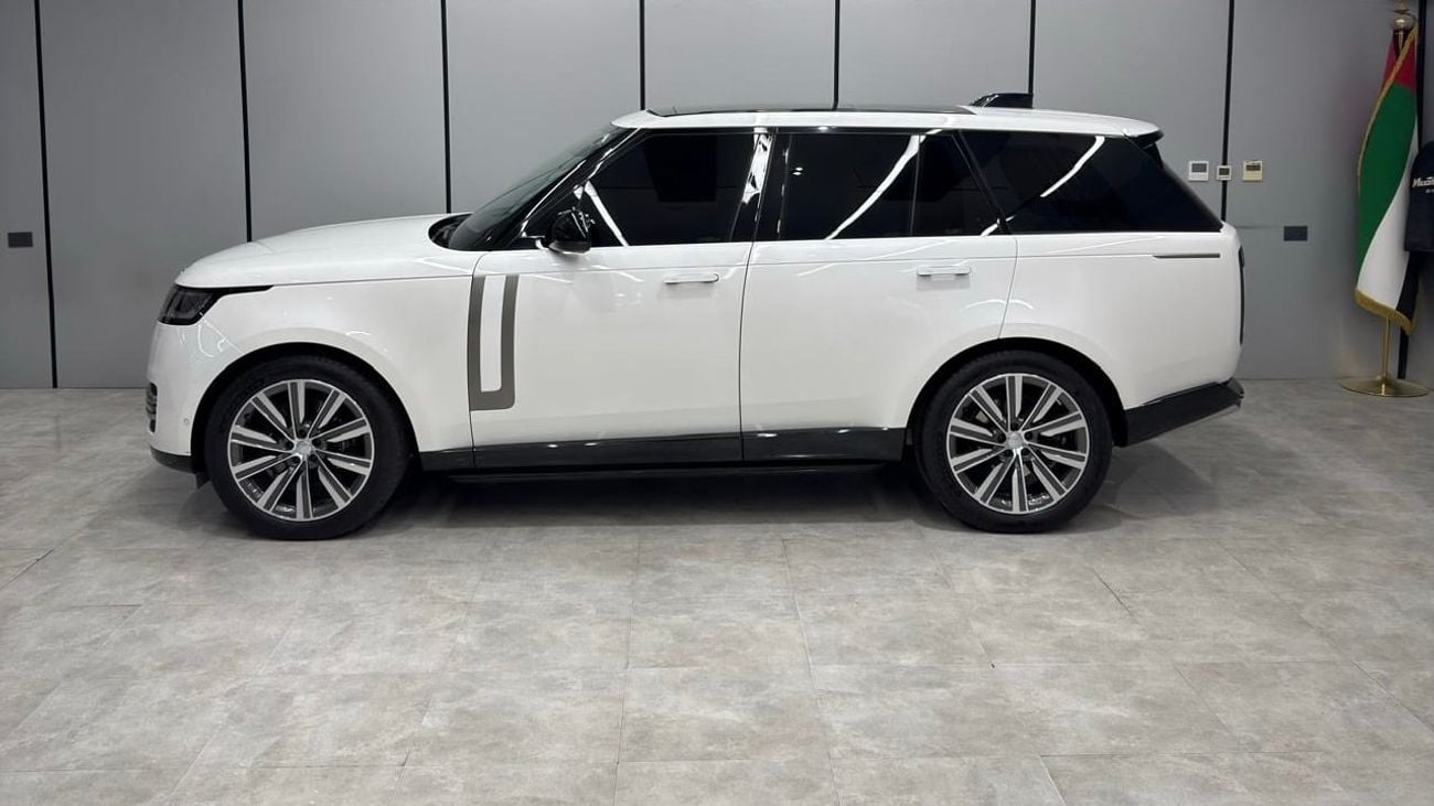 Land Rover Range Rover HSE P400 GCC warranty and service contract until 2030
