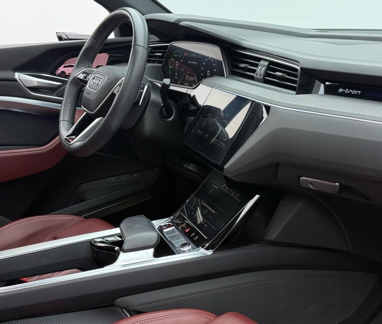 Audi etron S 95kWh (496 HP) 2023 Audi E-Tron S,ِ ِ2027Audi Warranty + Service Pack, Excellent Condition, GCC