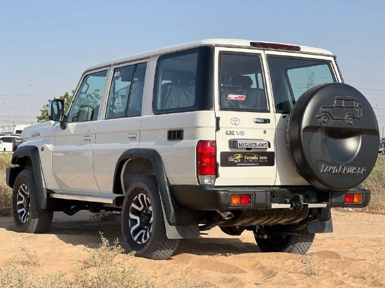 Toyota Land Cruiser 70 LC76 4.0L PTR A/T // 2025 // FULL OPTION WITH RADAR , LEATHER SEATS , DVD&BACK CAMERA // SPECIAL OFF
