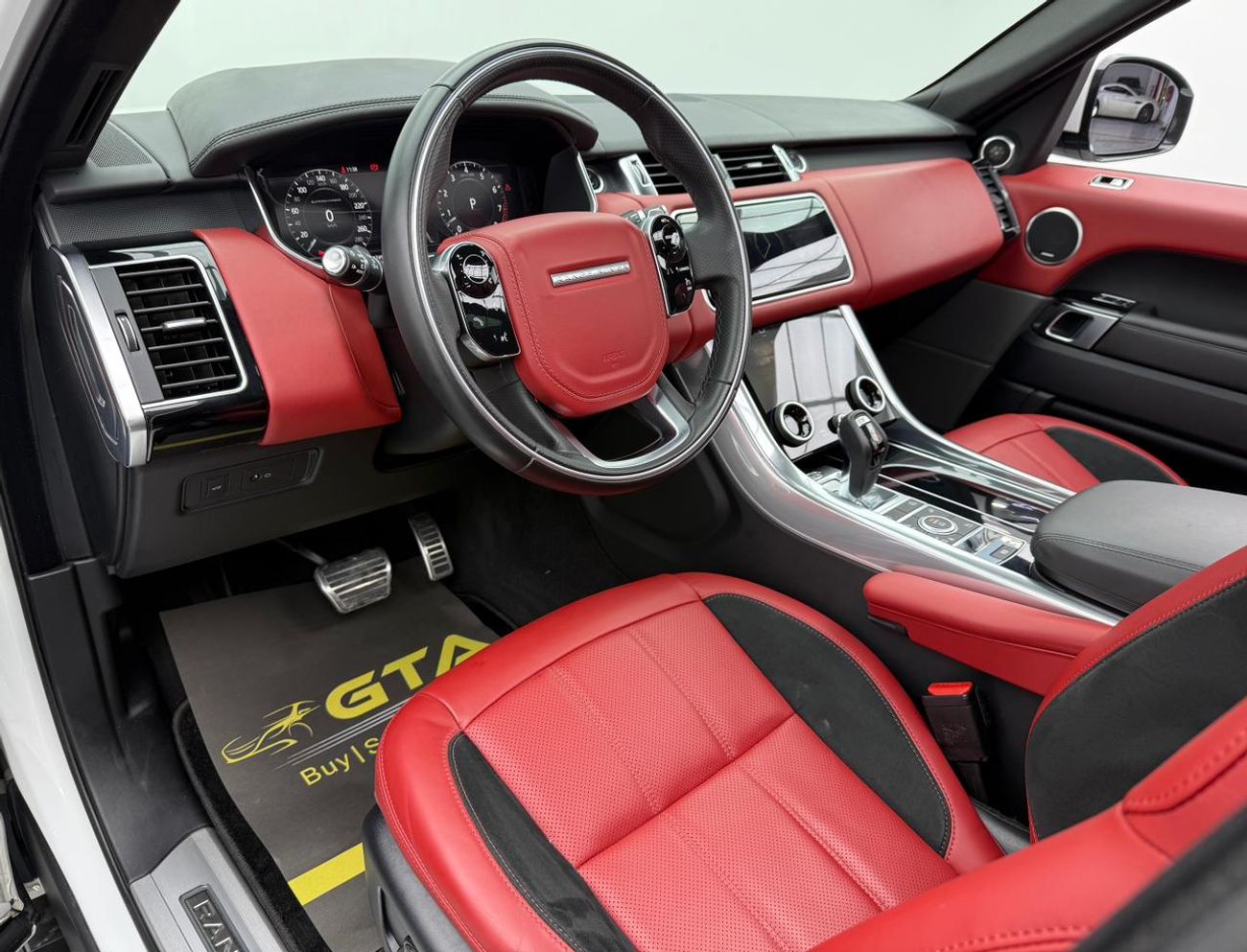 Land Rover Range Rover Sport 2018 Range Rover Sport P525, Full Service History, Fully Loaded, Excellent Condition, GCC