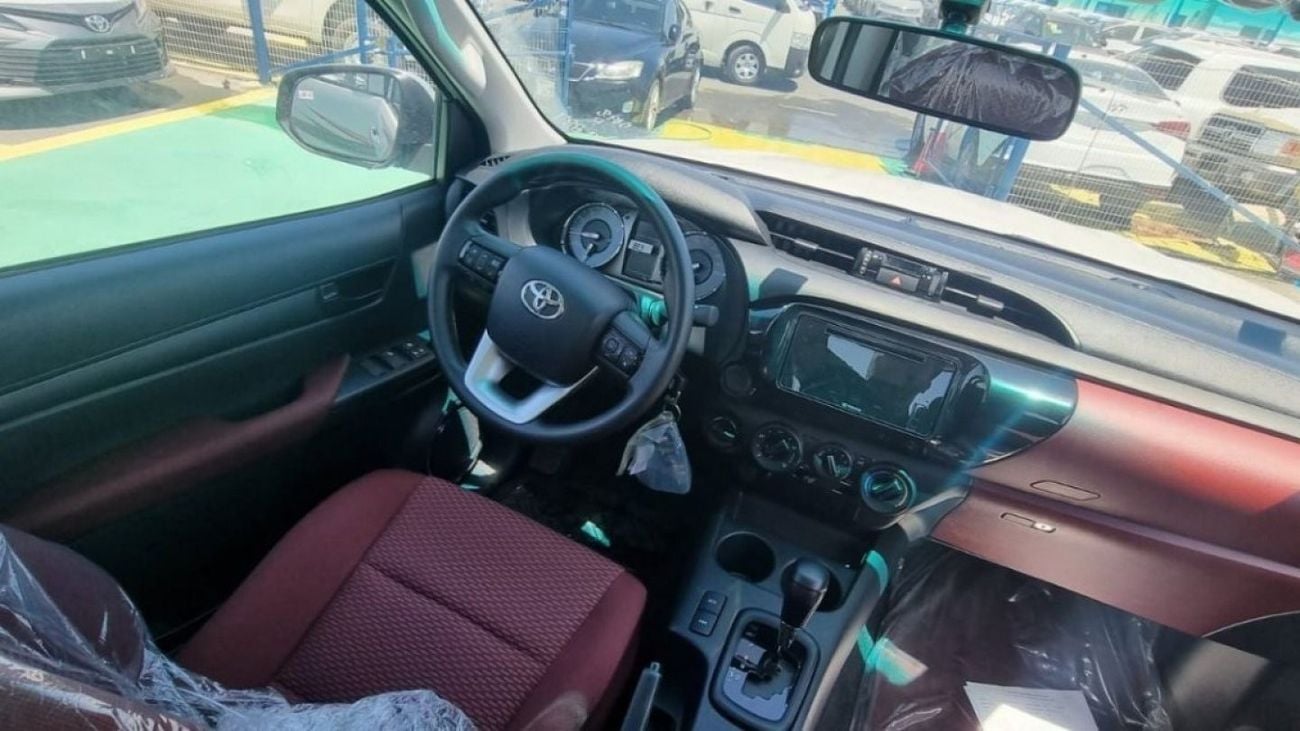 تويوتا هيلوكس petrol 2.7  4x4 2023