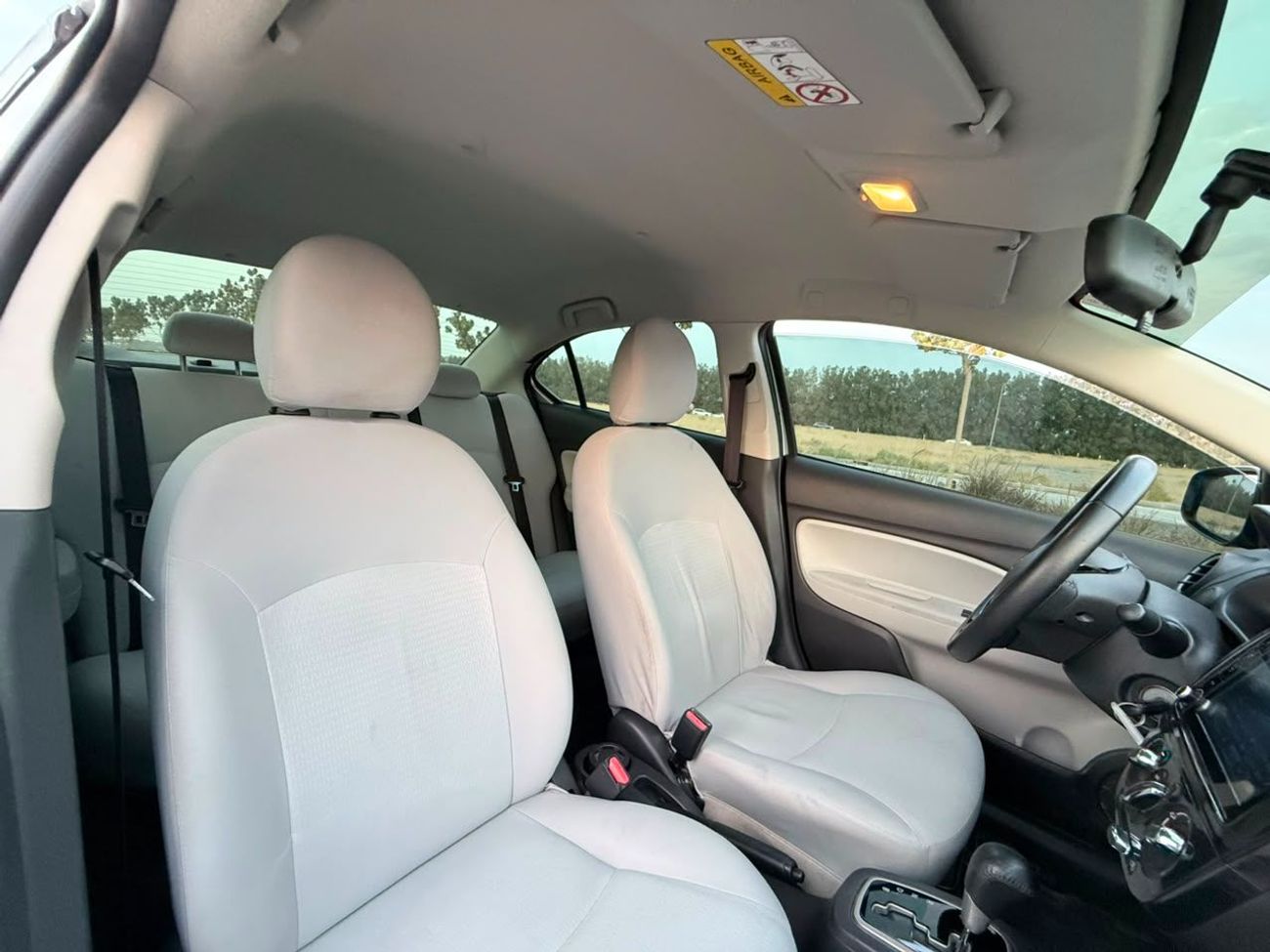 Mitsubishi Attrage GLX
