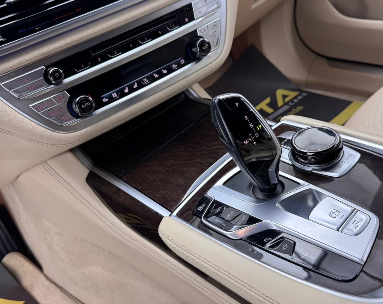 بي أم دبليو 750Li xDrive 4.4L (523 HP) 2016 BMW 750Li xDrive, Full Service History, Excellent Condition, GCC