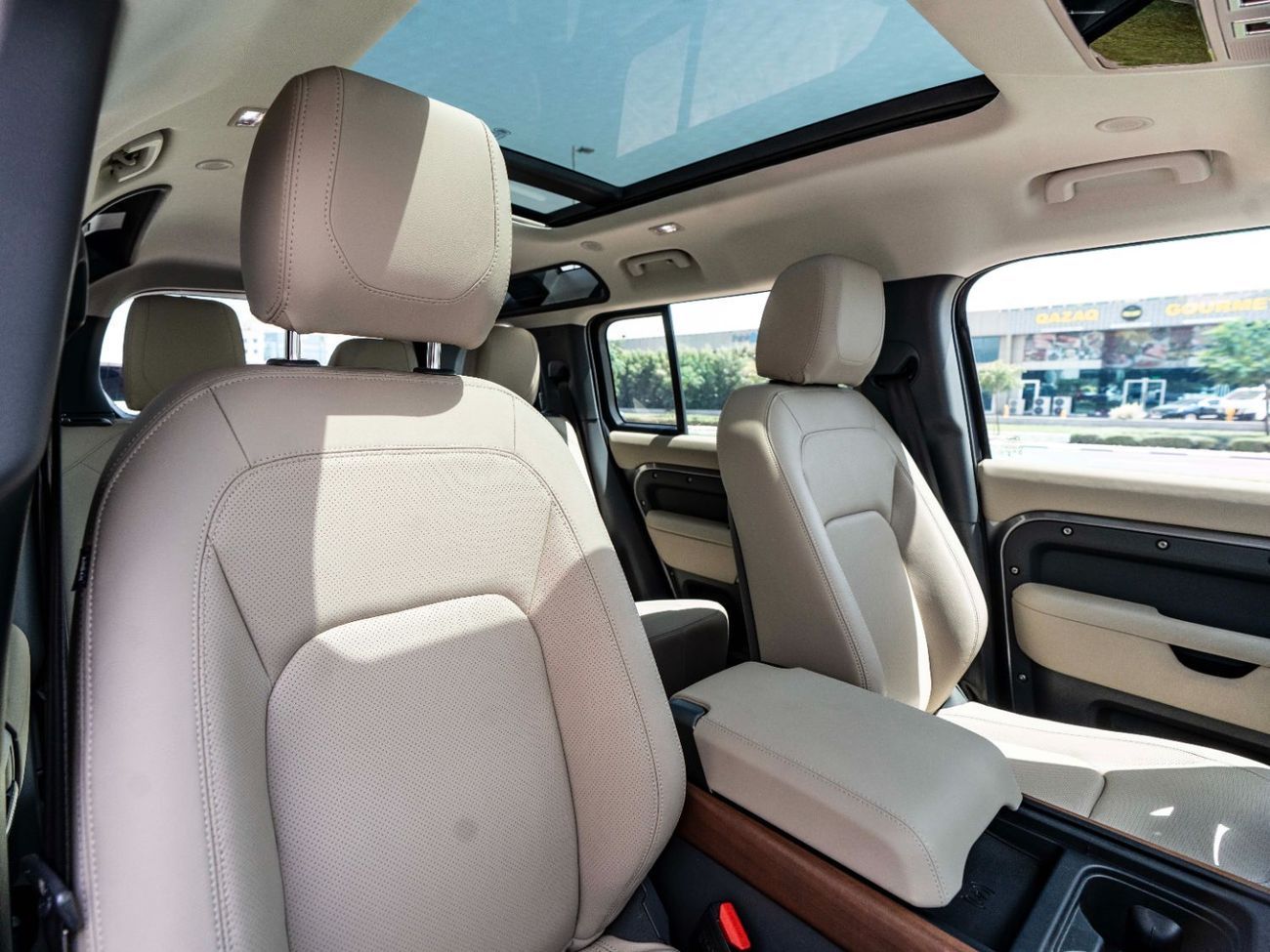لاند روفر ديفندر P300 110 SE 2.0L (5 Seater)