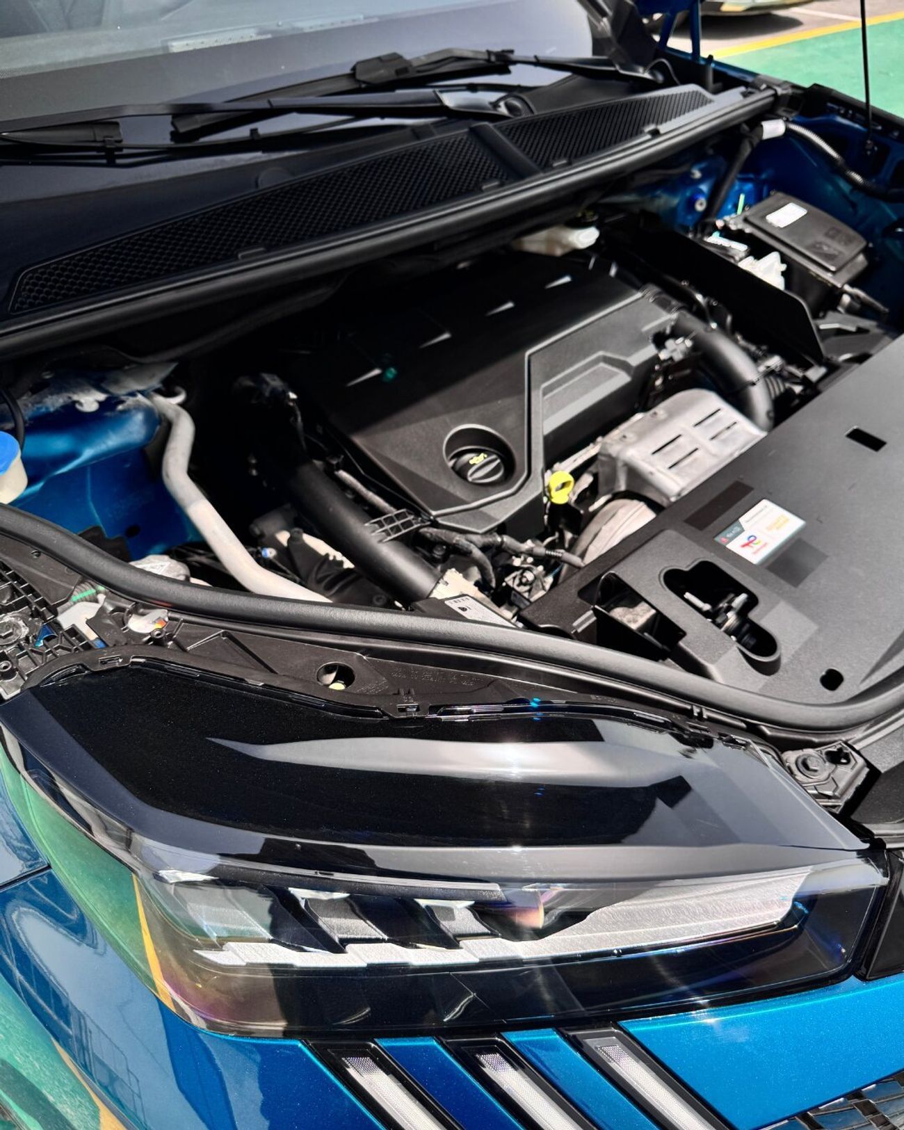 Peugeot 5008 NEW PEUGEOT 5008 GT - 1.6T - (2025 MODEL) GCC specs