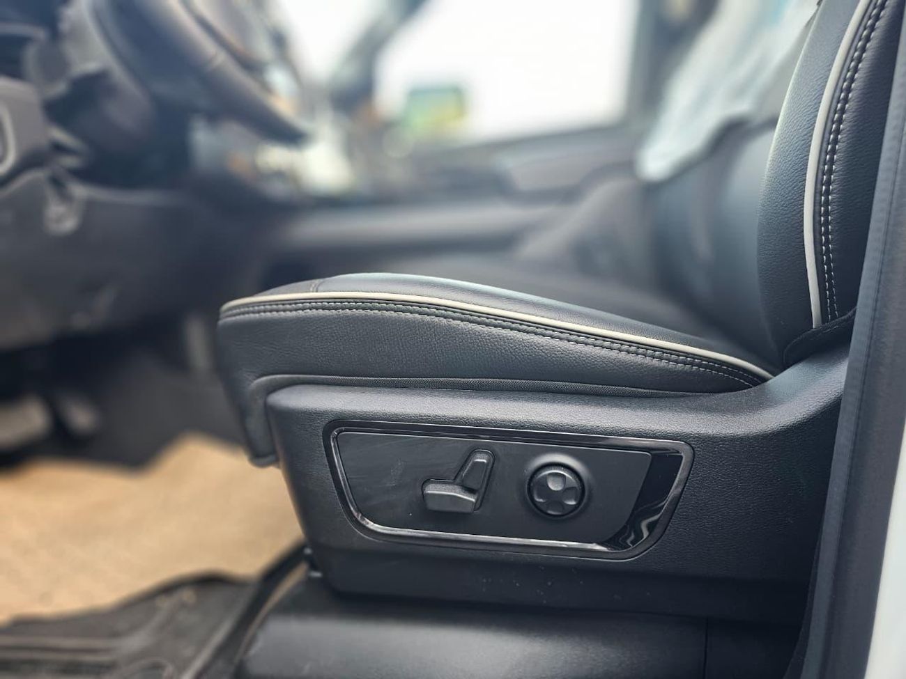 رام 1500 3.0L LIMITED NIGHT EDITION ( ONLY FOR RE- EXPORT )