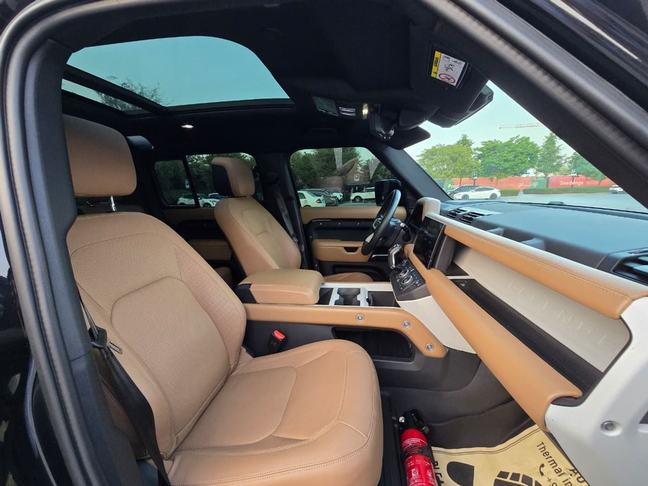 Land Rover Defender 110 X-DYNAMIC HSE P400 Defender 110 X-Dynamic HSE 2025 | GCC Specs | Brand New | Perfect condition | Under warranty 2 years