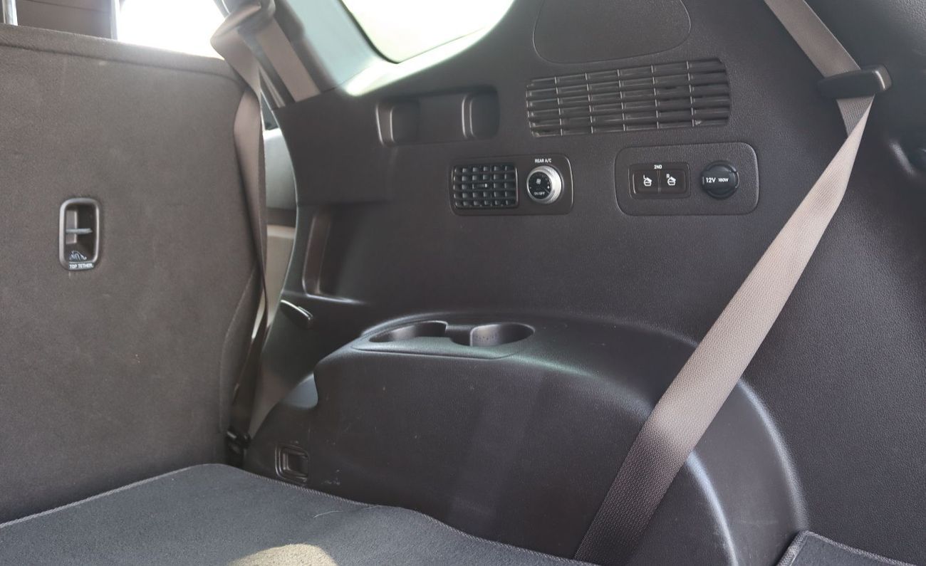 Hyundai Santa Fe GL 2.4L Hyundai Santa Fe - 2019 - GCC - 7 seats - accident-free - 2.4L-low mileage, in excellent con