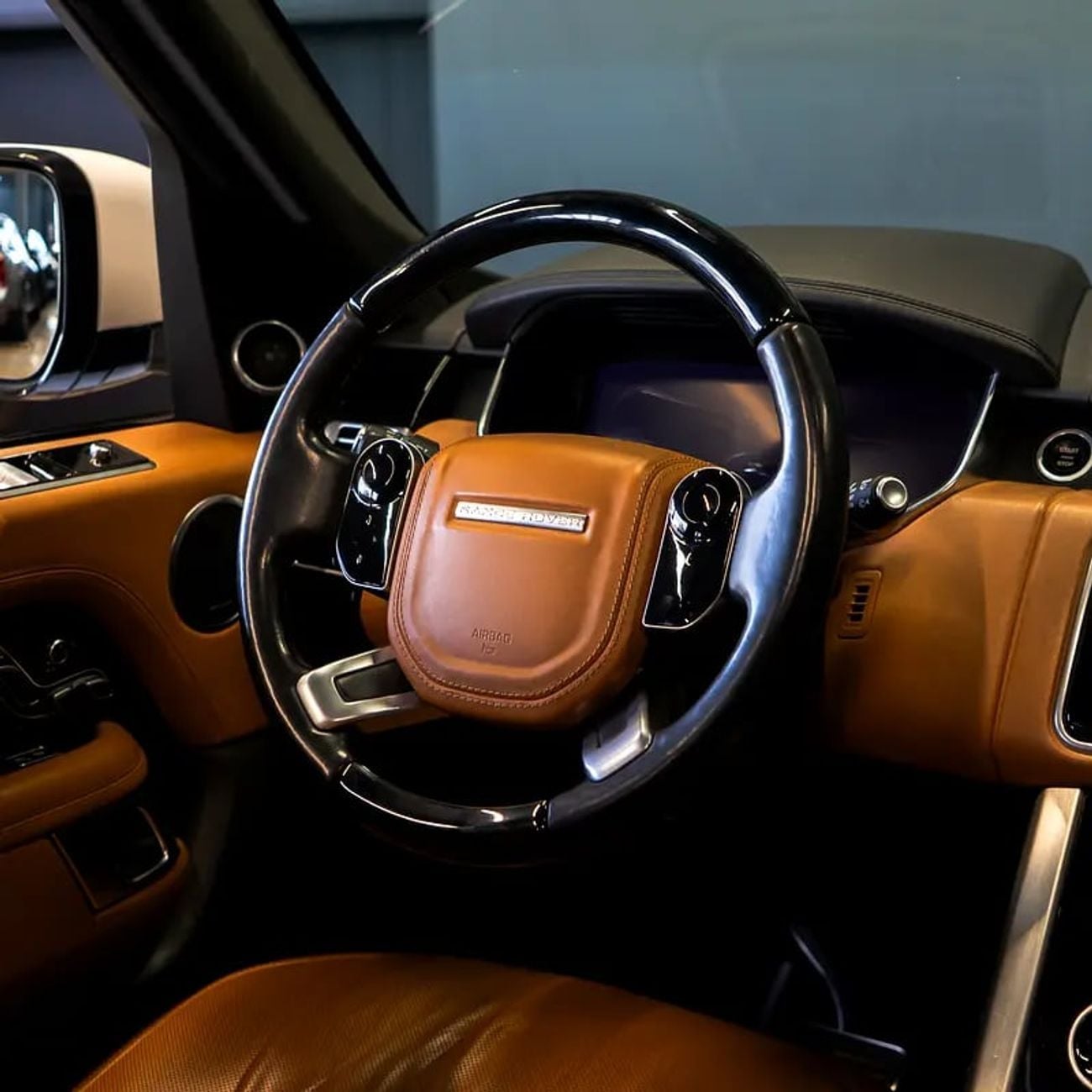 Land Rover Range Rover AED 3,065 pm • 0% Downpayment • Range Rover Vogue SE P400 • 1 Year Warranty