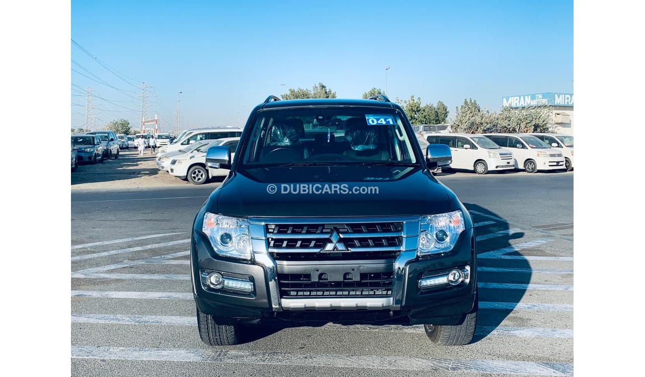 ميتسوبيشي باجيرو بينين Right hand drive clean car