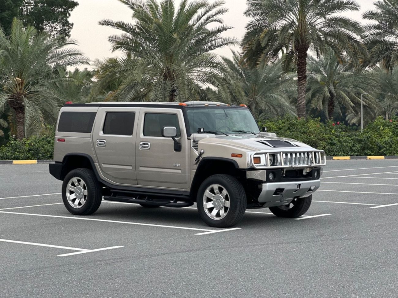 Hummer H2 MODEL 2005 car perfect condition inside and outside full option sun roof leather seats