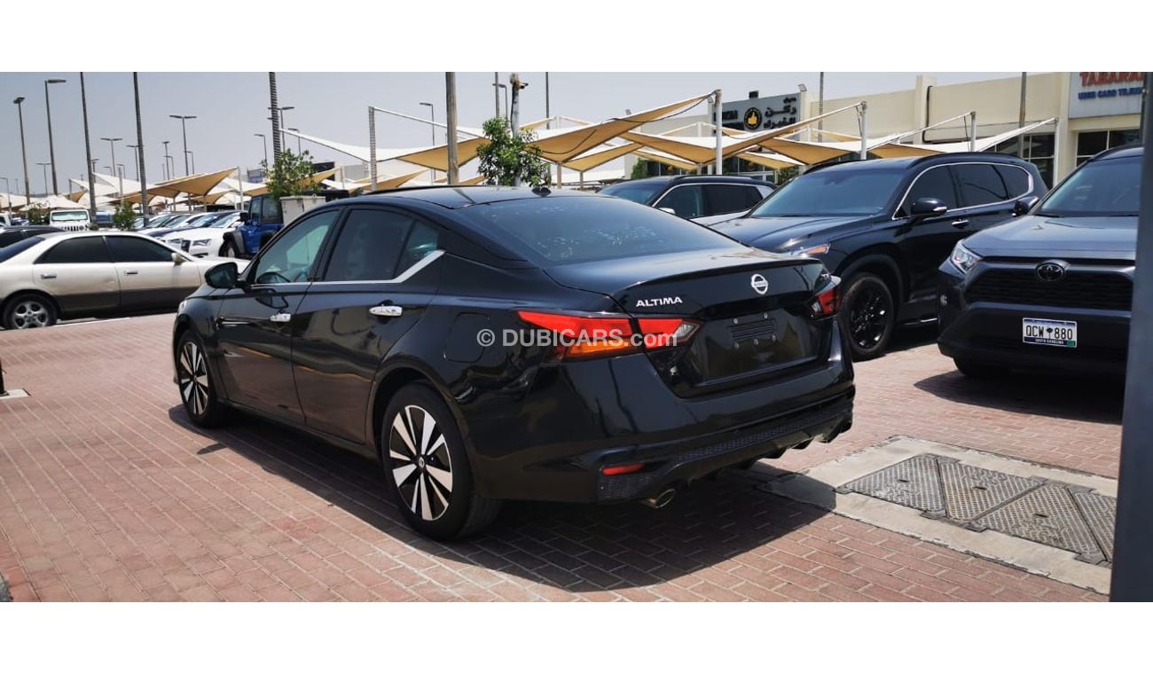 نيسان ألتيما SV