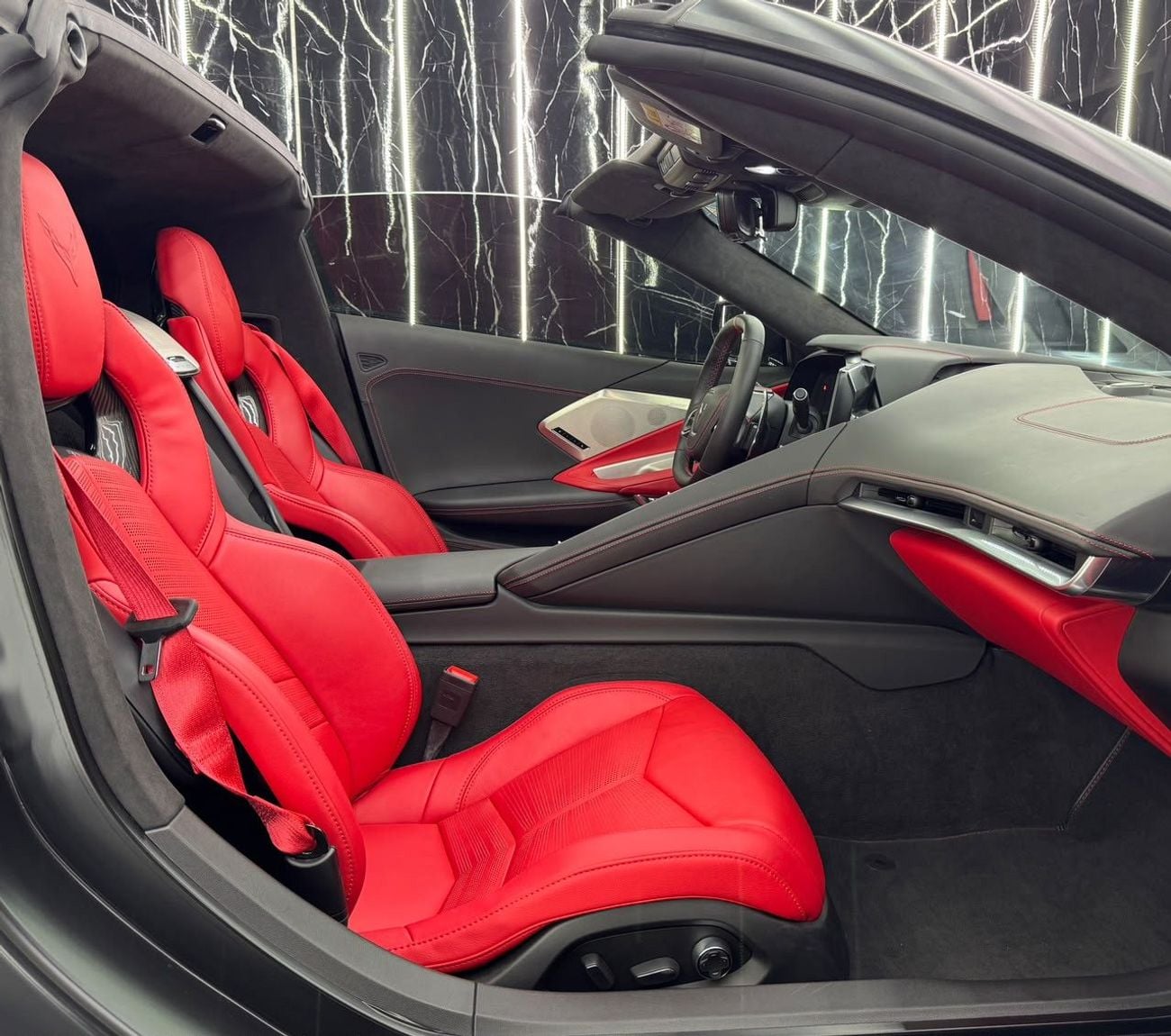 شيفروليه كورفت STINGRAY 3LT Z51 GCC | One Owner | Low Mileage | Full PPF | Al Ghandi Warranty 2027 or 100k Kms