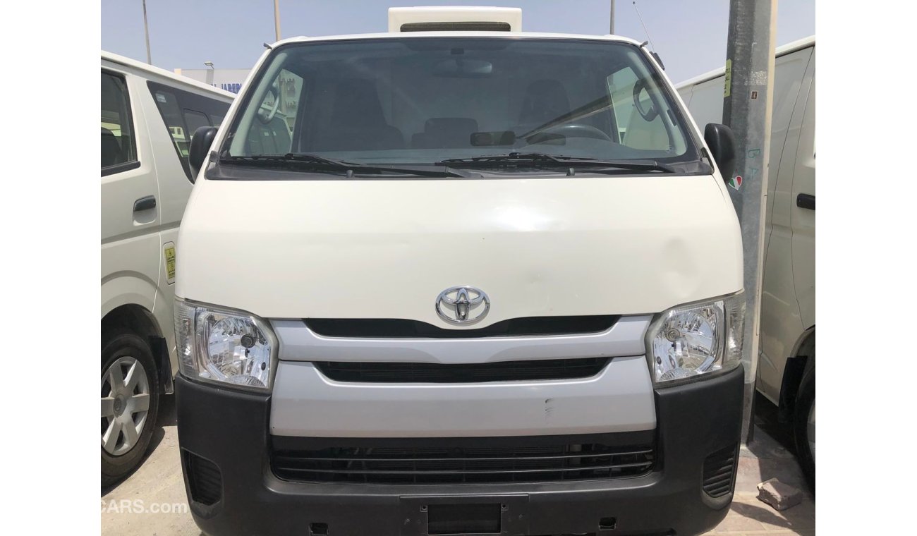 تويوتا هاياس Toyota Hiace chiller Van,model2015.Excellent condition