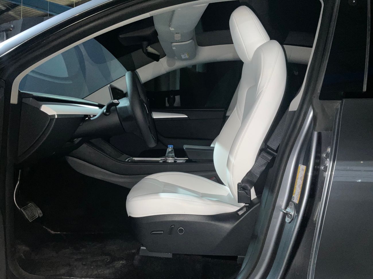 Tesla Model Y Long Range (Dual Motor) | upto AED 20,000 Ramadan Discount | Guaranteed Warranty | 0 Down Payment