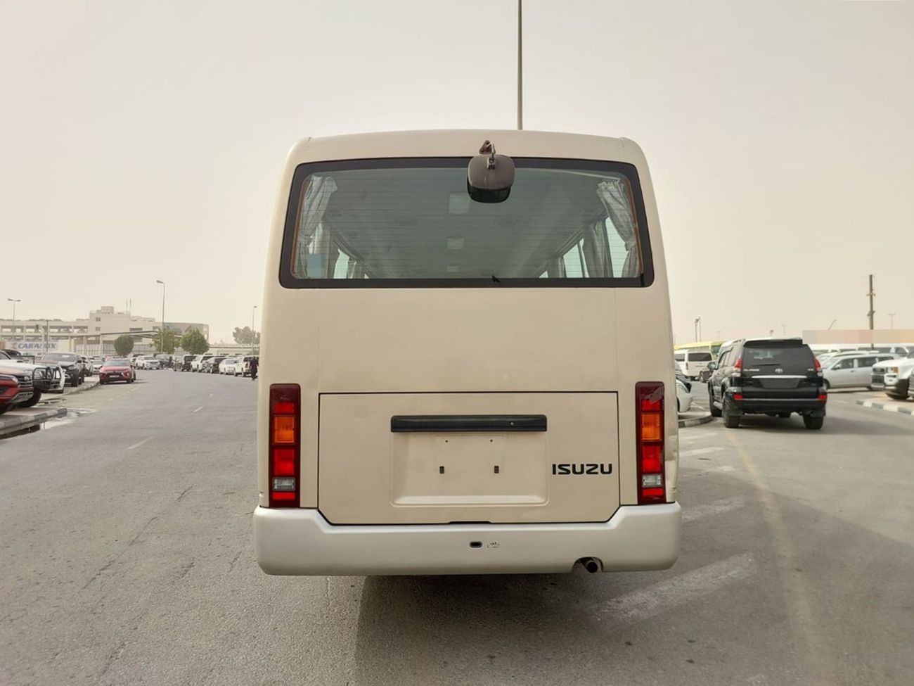 إيسوزو جرنی ISUZU JOURNEY BUS RHD 2001 MODEL 4.1 L DIESEL AUTOMATIC(PM00048)