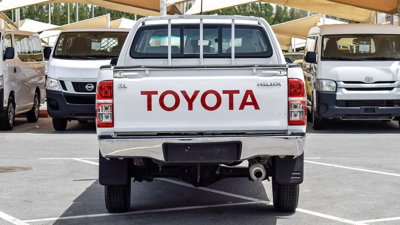 تويوتا هيلوكس GL 4X4, Manual Gear, Petrol, Accident and paint free