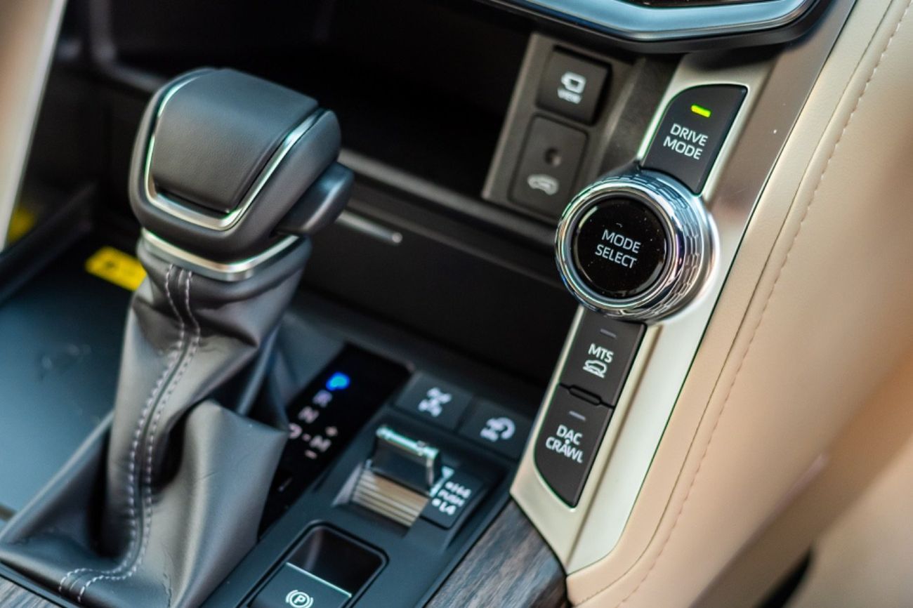 تويوتا لاند كروزر 