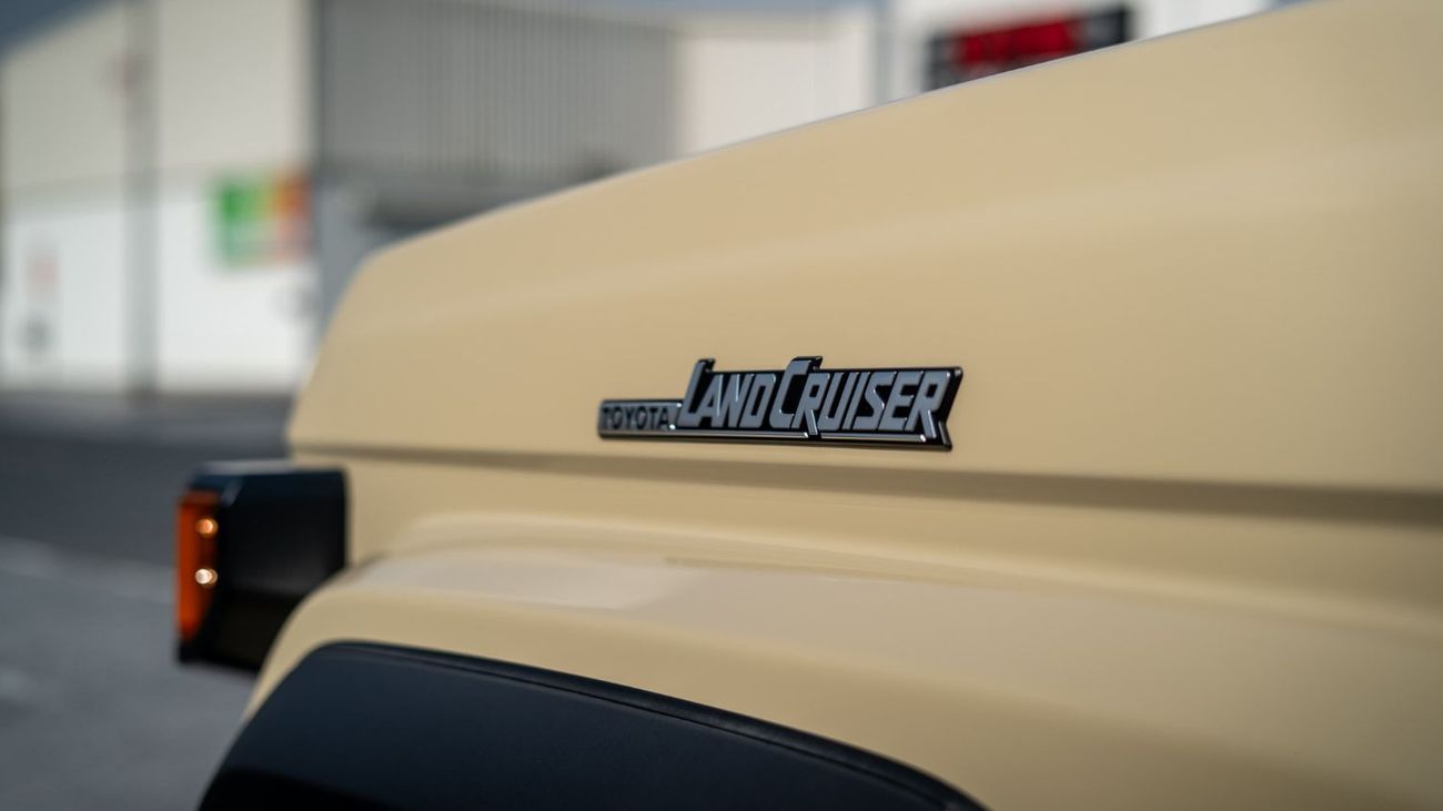 Toyota Land Cruiser Pick Up 79 V6 4.0L Petrol A/T 2025YM