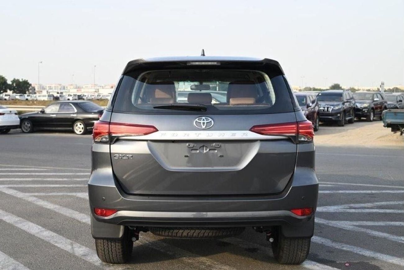 تويوتا فورتونر GXR 2.4L Diesel 4WD 7 Seat Automatic