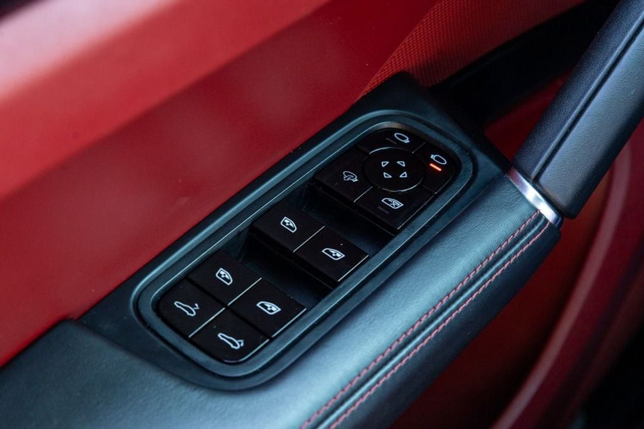 Porsche Cayenne S 2.9L (440 HP) Porsche Cayenne S 2019 GCC under Warranty with Flexible Down-Payment.