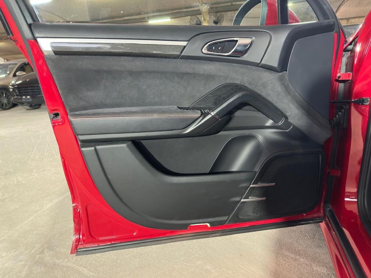 Porsche Cayenne GTS 4.8L PORSCHE CAYENNE GTS 2013 4.8L | GTS INTERIOR PACKAGE | CARBON INTERIOR PACKAGE | SPORTS STE