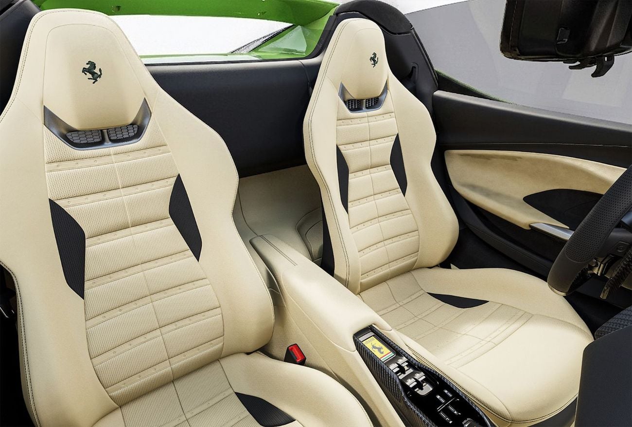 فيراري 296 GTS فيراري 296 جي تي إس