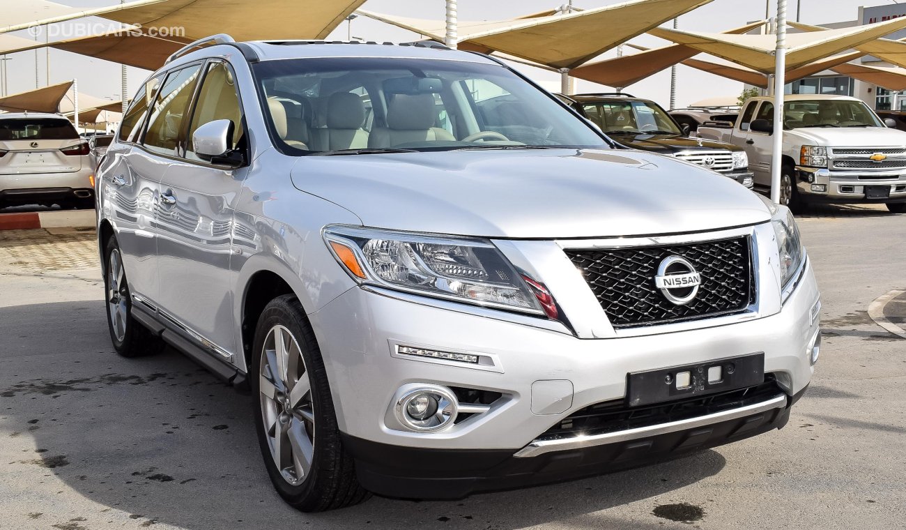 Nissan Pathfinder SV 4WD