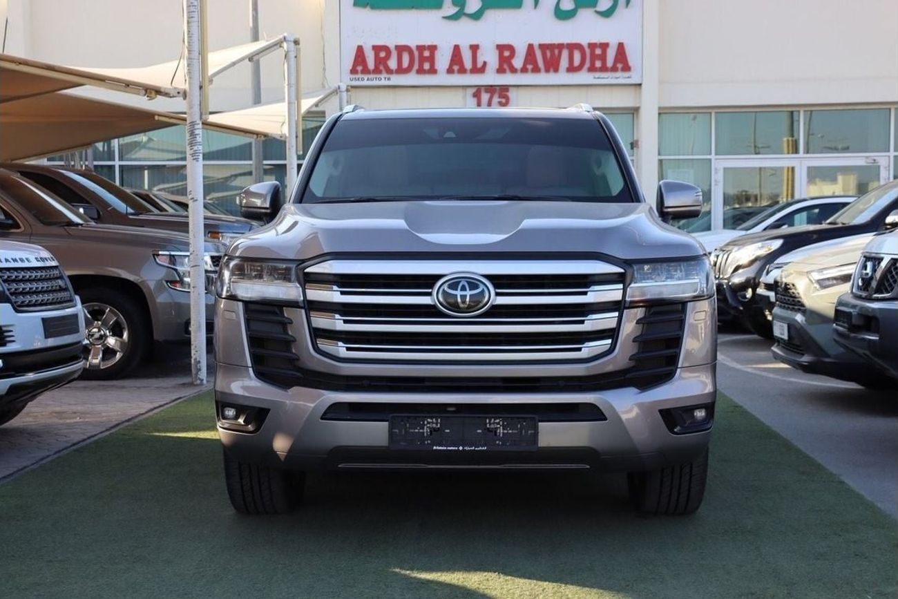تويوتا لاند كروزر GXR4 3.5L Toyota Land Cruiser GX.R Twine Turbo/ 2022 / GCC / Full Service