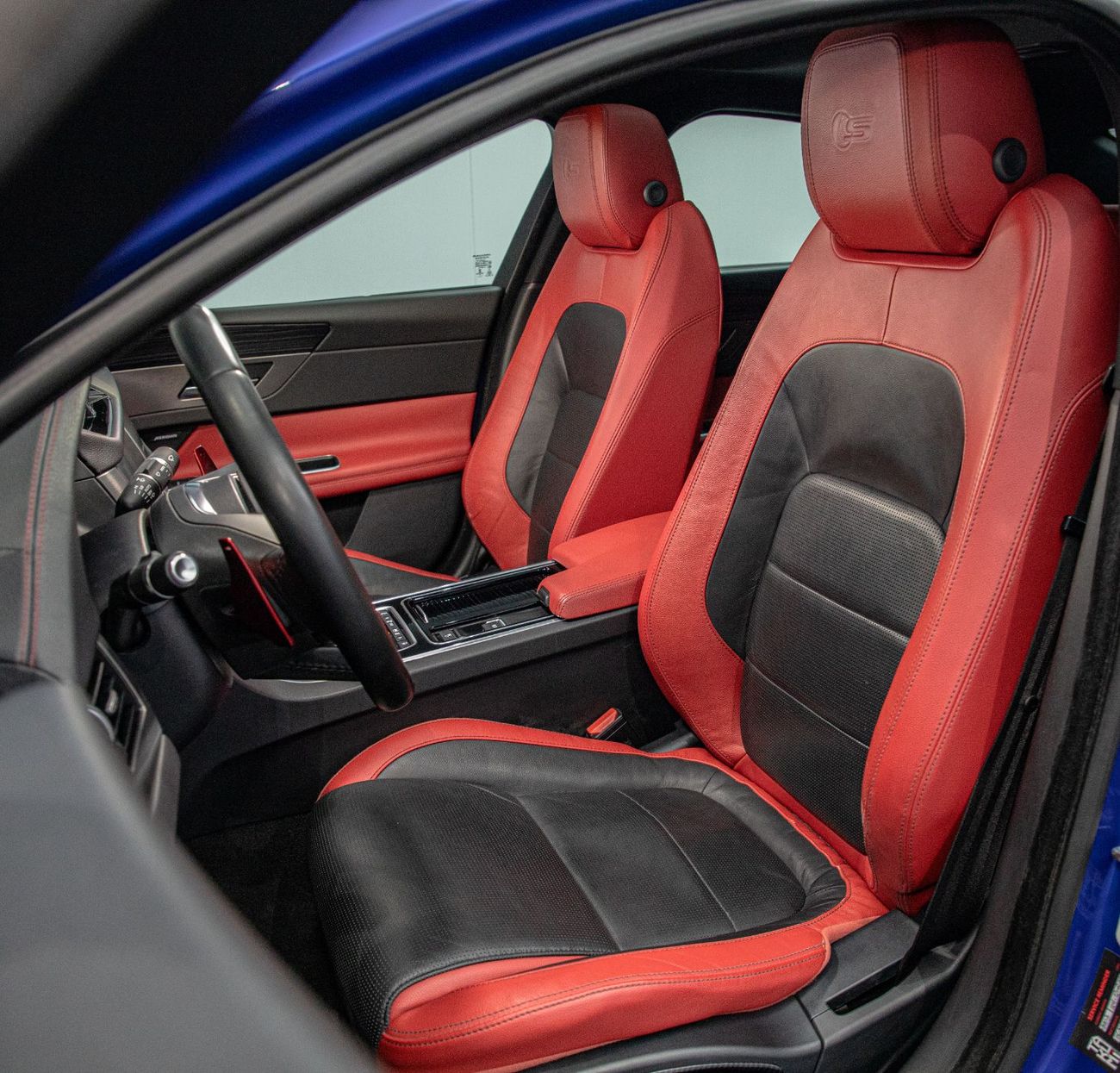 جاكوار XF S 3.0L Sedan