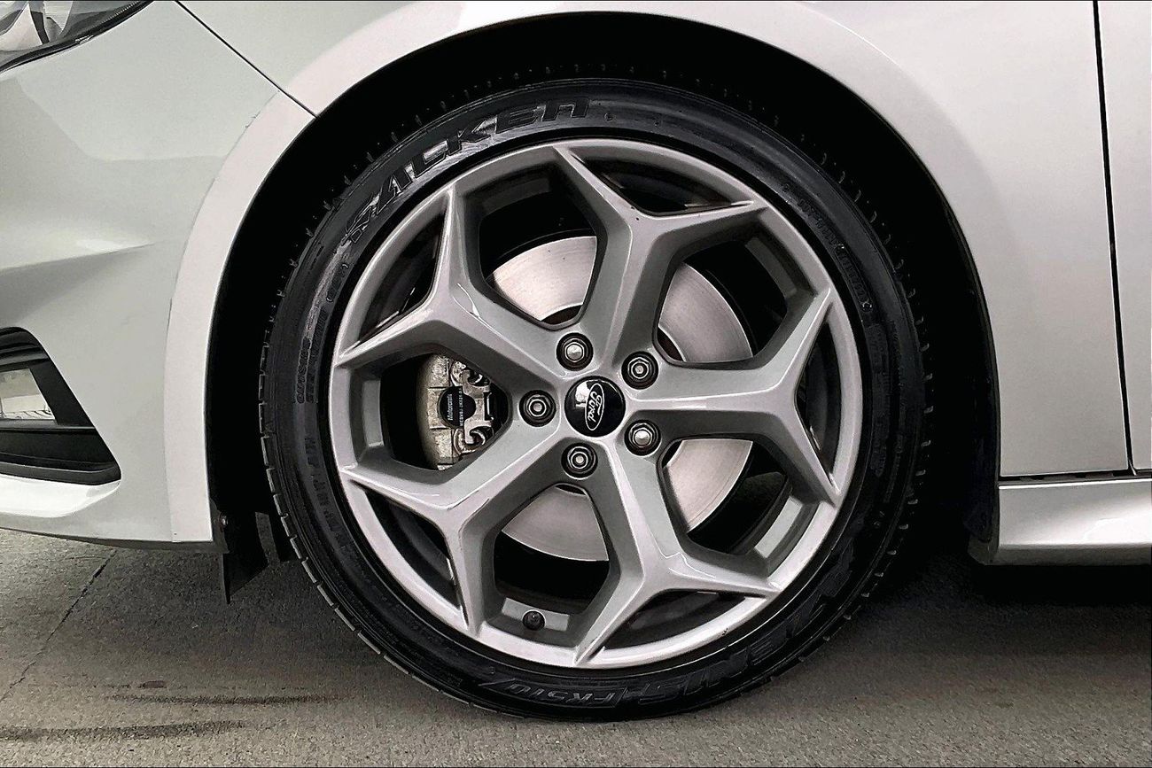 فورد فوكاس ST | شامل الضمان | 0 ﺪﻔﻋﺓ ﺃﻮﻟﻯ